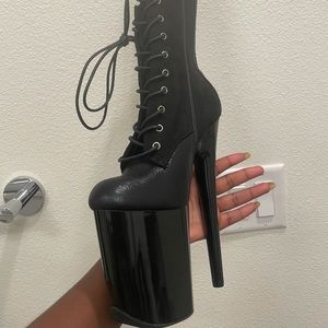 HElla HElls Blaq Kicks- 8INCHES-UK 3/ EU 36/ AU5